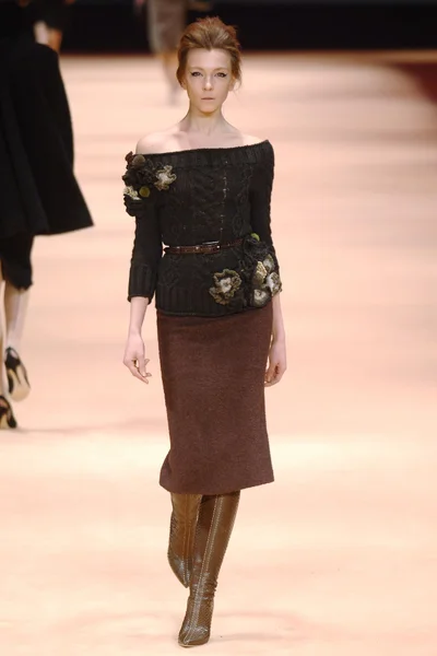 Look 10